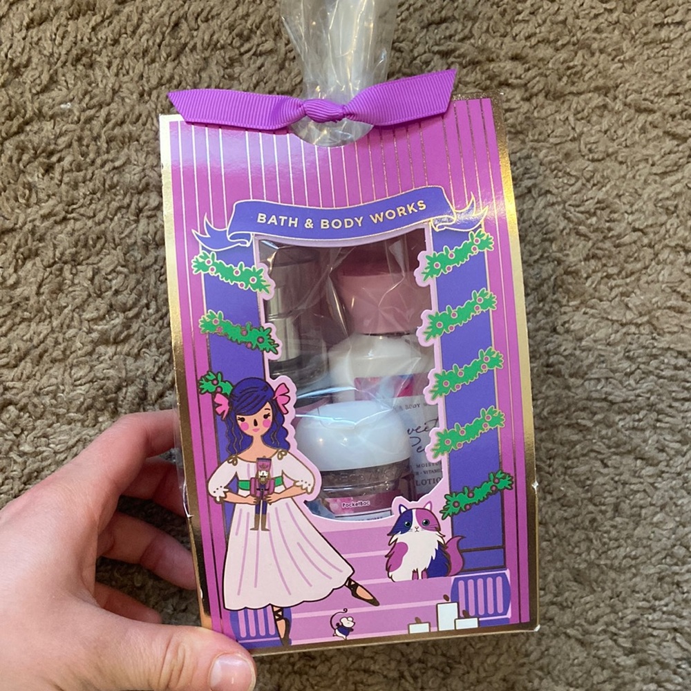 Bath and Body Works fragrance set